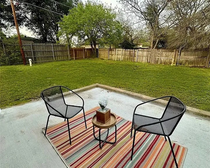 2111 Warwick Dr — Photo 21
