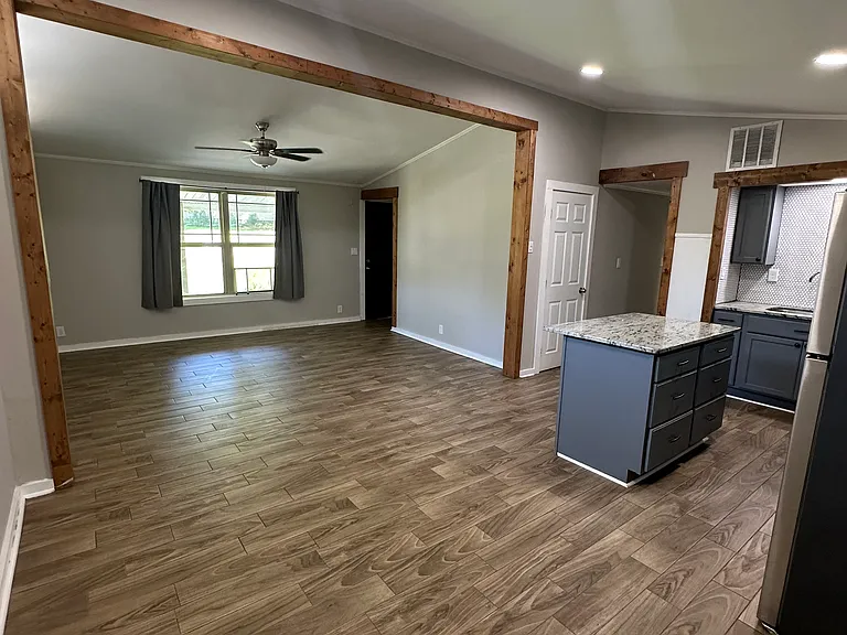 114 Robinhood Dr — Photo 6