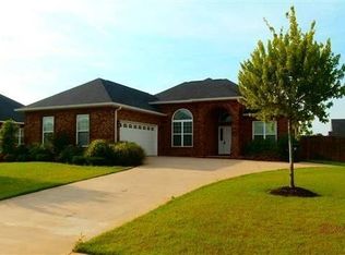 1307 Loudon Hill Dr, Warner Robins, GA 31088