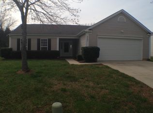 6907 Kentucky Derby Dr, Charlotte, NC 28215