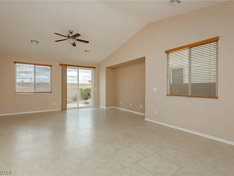 11220 Robin Park Ave — Photo 6