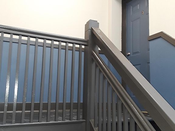 3rd image of 3146-3150 W Franklin Blvd