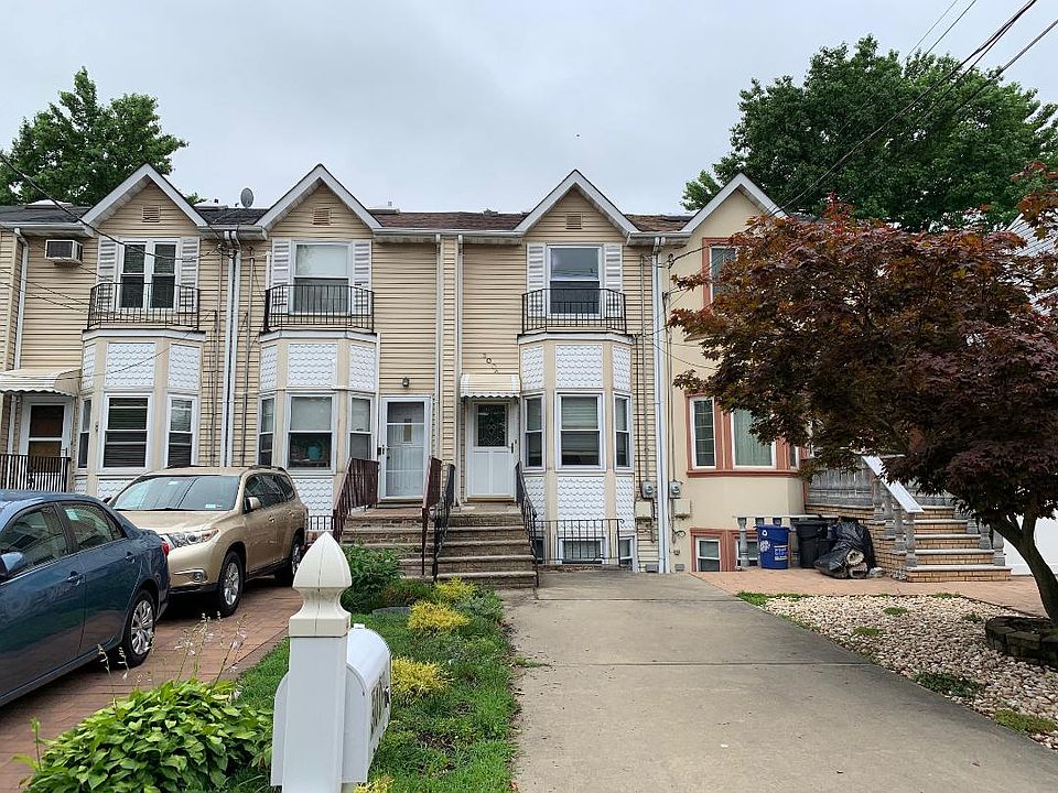1st image of 300A Woodbine Ave