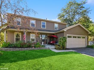 1350 Kelly Ct, Batavia, IL 60510