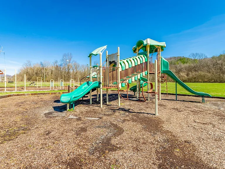 900 Mountain Creek Rd #J131 — Photo 32