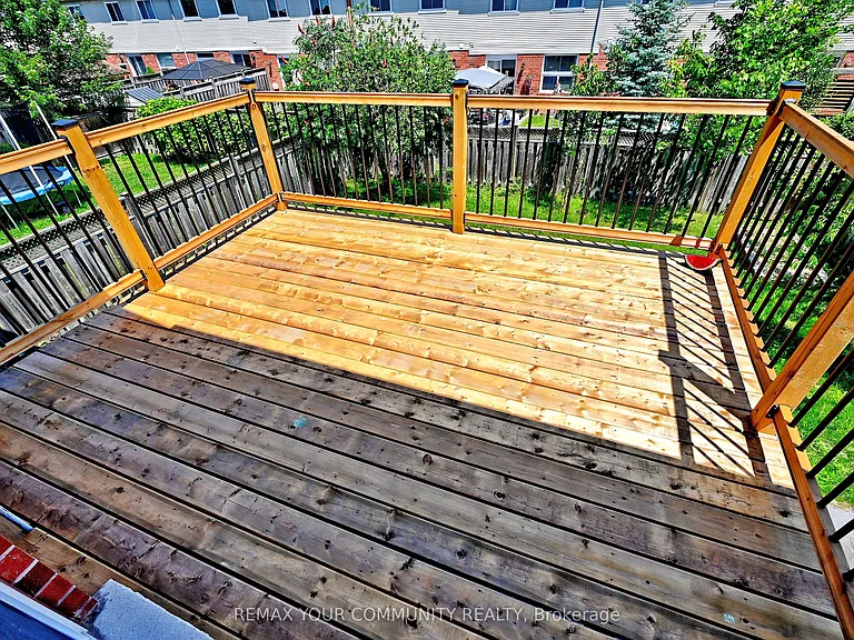 73 Laurendale Ave — Photo 12