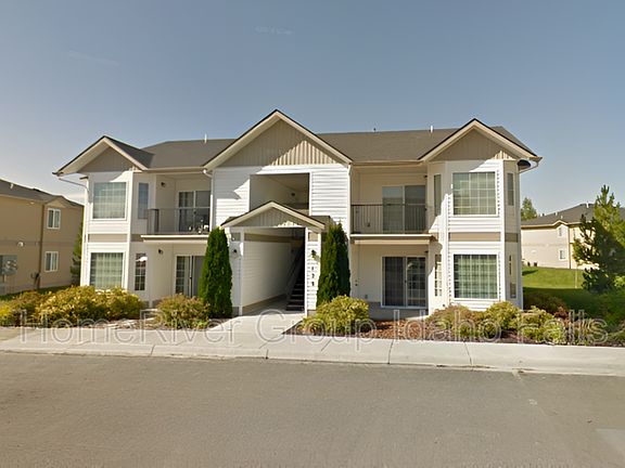 2nd image of 126 Clubhouse Cir APT 101