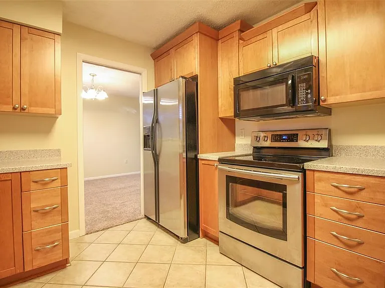 2014 Charnes Dr — Photo 10