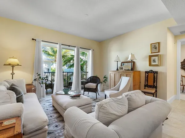 226 N Latitude Cir APT 207, Delray Beach, FL 33483