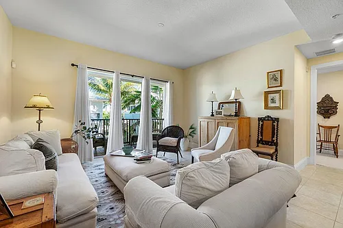 226 N Latitude Cir #207 Photo 1