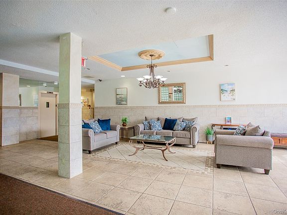 4th image of 333 E Broadway #4G