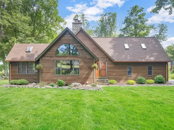 238 West St, Belchertown, MA 01007