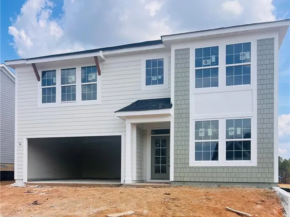 633 Crystal Lake Pkwy, Hoschton, GA 30548