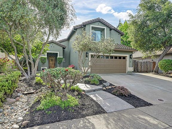 5th image of 376 Rundgren Way