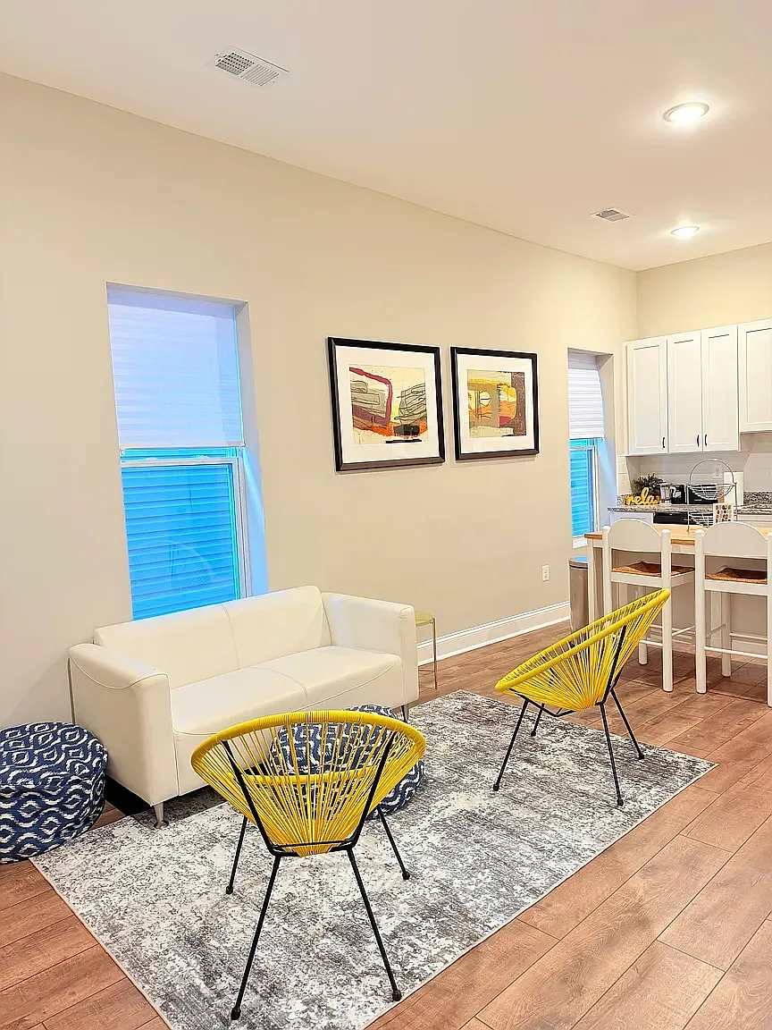 1 bed, 850 sqft, $1,699 — Photo 2