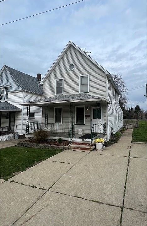 1st image of 3075 W 104th St