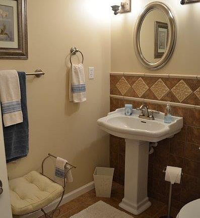 Lower Level Bath
