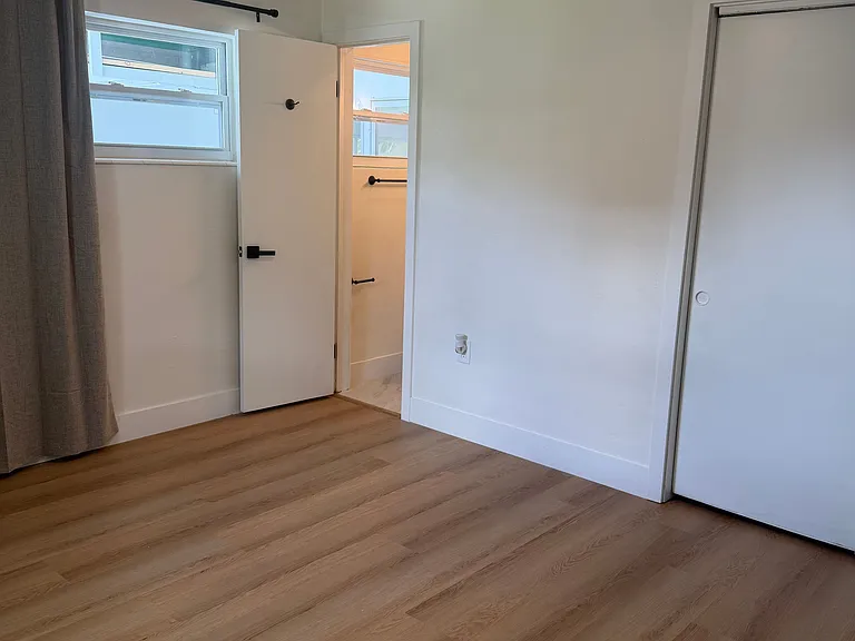 1235 Wilson St — Photo 3