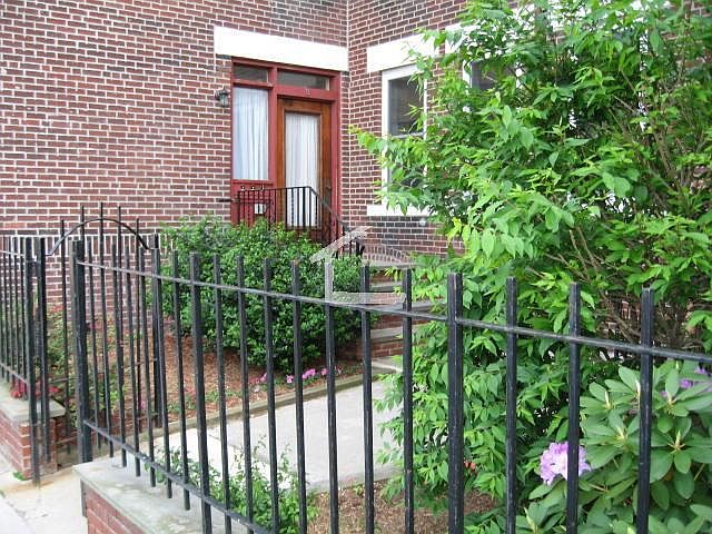 2nd image of 7 Saybrook St #001
