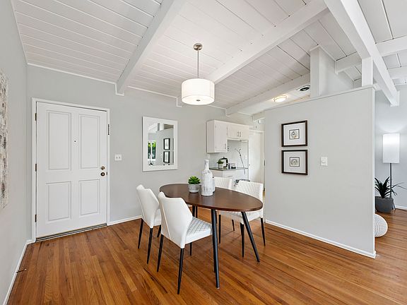 3rd image of 24 Lorelei Ln