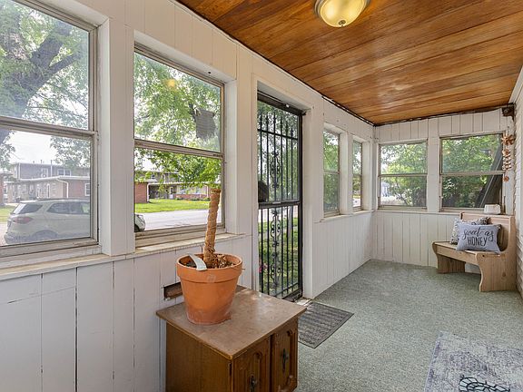 4th image of 2728 Avenue A