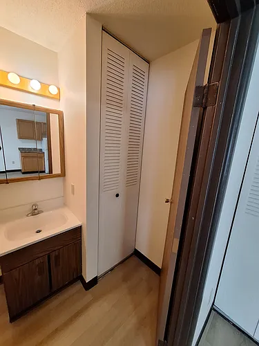 Floor plan Efficiency - no kitchen