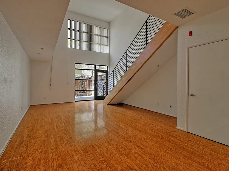 400 N 1st St #112 — Photo 3
