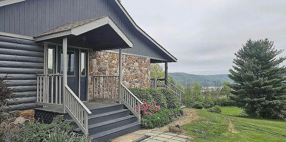 1st image of 34 Grandview Ln