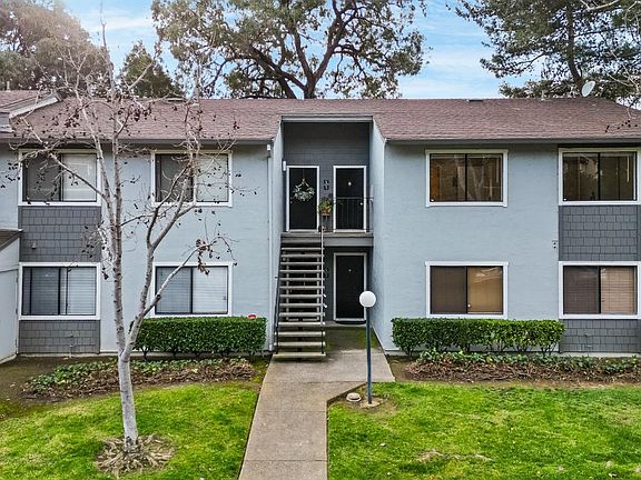 3rd image of 900 Cambridge Drive #70