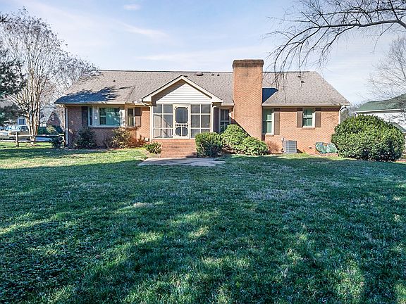 5th image of 2249 Londonderry Dr
