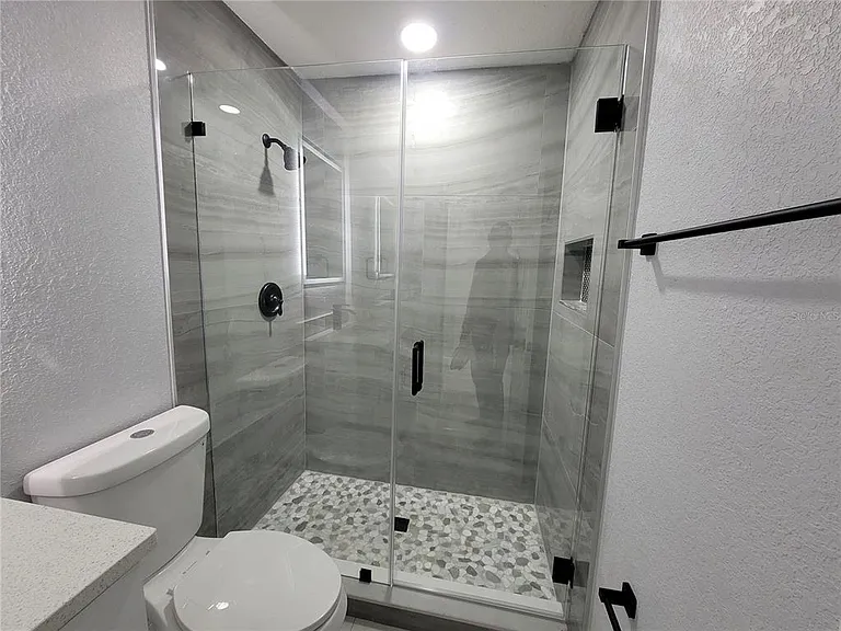 7813 Lakeshore Dr #B — Photo 11