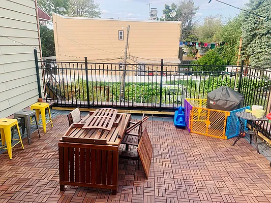 Rented by Capri Jet Realty Corp | media 3