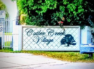 10370 SW 220th St APT 220, Miami, FL 33190