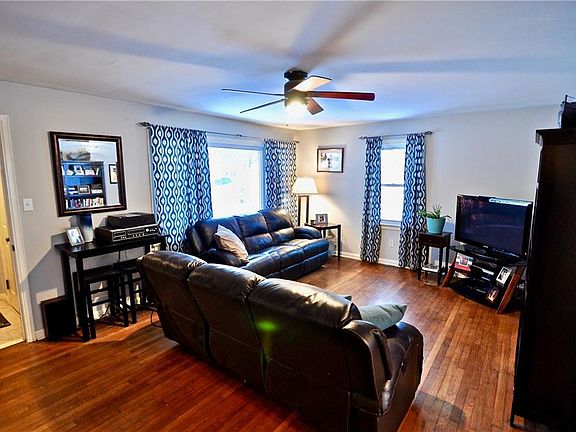 4th image of 1128 E Grandview Blvd
