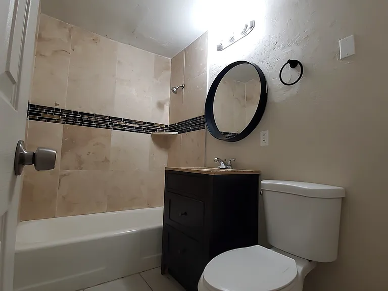 6544 N 59th Dr #A — Photo 3