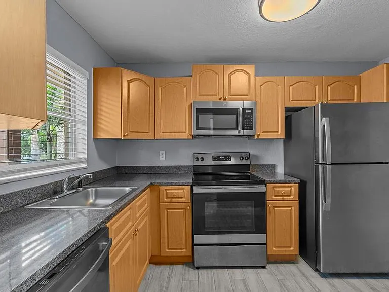 120 Sparrow Dr #205 — Photo 4