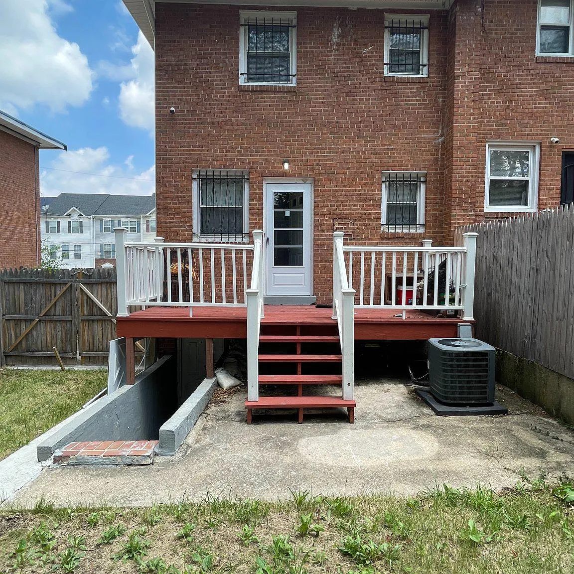 3 bed, 2.5 bath, 1044 sqft, $2,600 — Photo 3