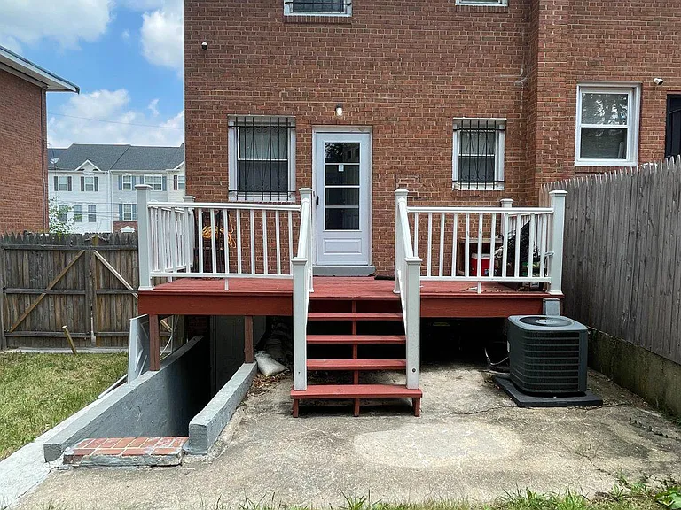 821 Maury Ave — Photo 3