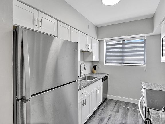4th image of 10000 E Bay Harbor Dr #13