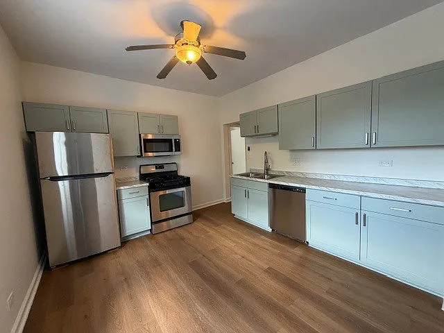 804 W Lakeside Pl #201 — Photo 3