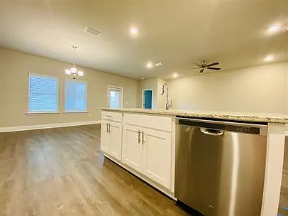 31710 Memphis Loop — Photo 9