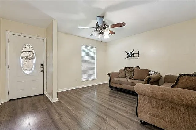 6311 Brunswick Ct — Photo 3
