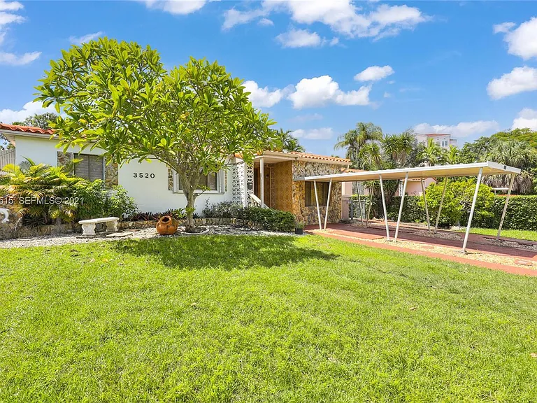 3520 SW 20th St — Photo 2