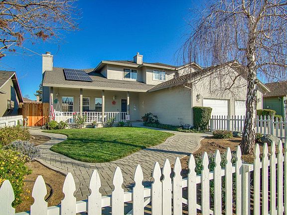 3rd image of 2081 Highland Dr