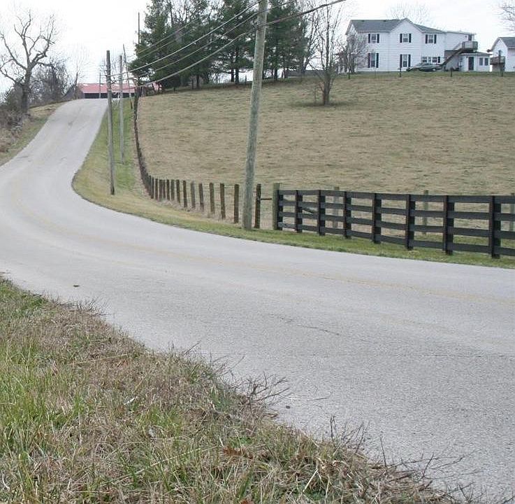 2nd image of 4875 Boonesboro Rd