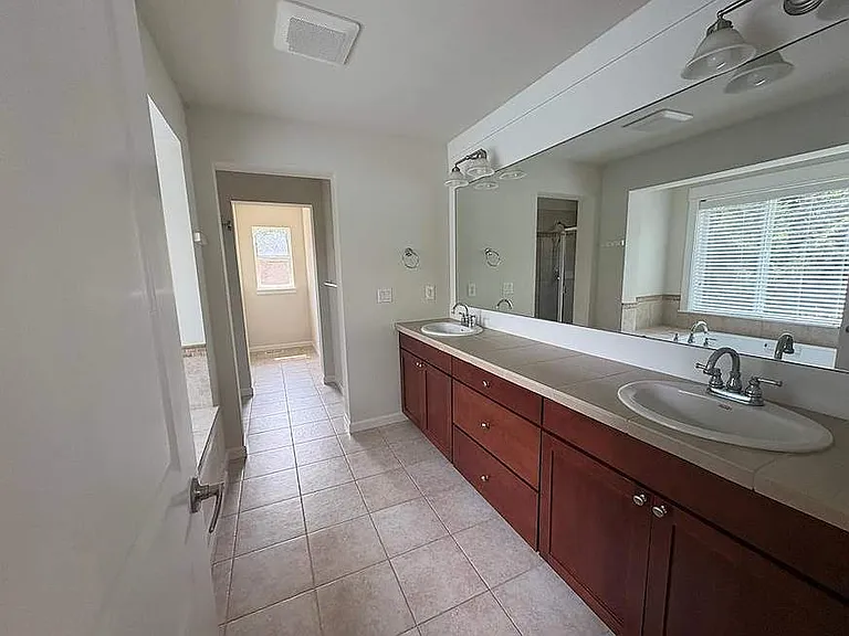 630 Kitsap Ave NE — Photo 12