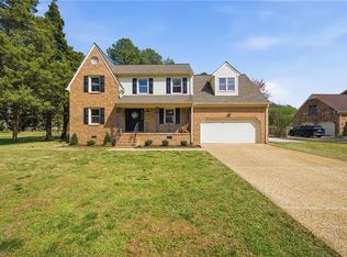 15 Windy Point Dr, Poquoson, VA 23662