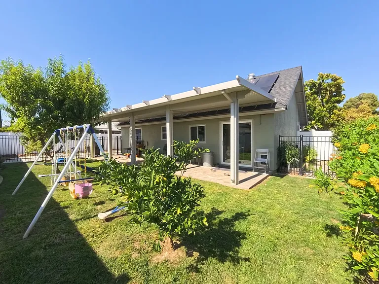 4352 Blueridge Dr — Photo 20