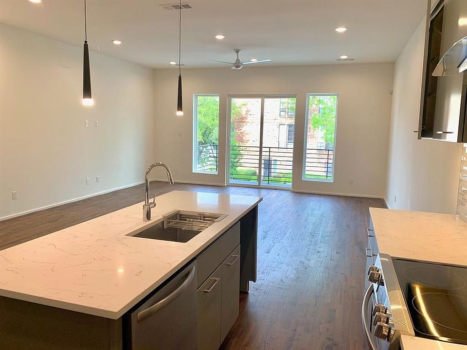 1st image of 6250 Oram St #107