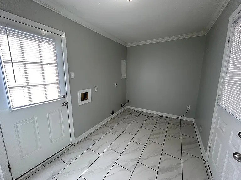 1603 Anita St — Photo 5
